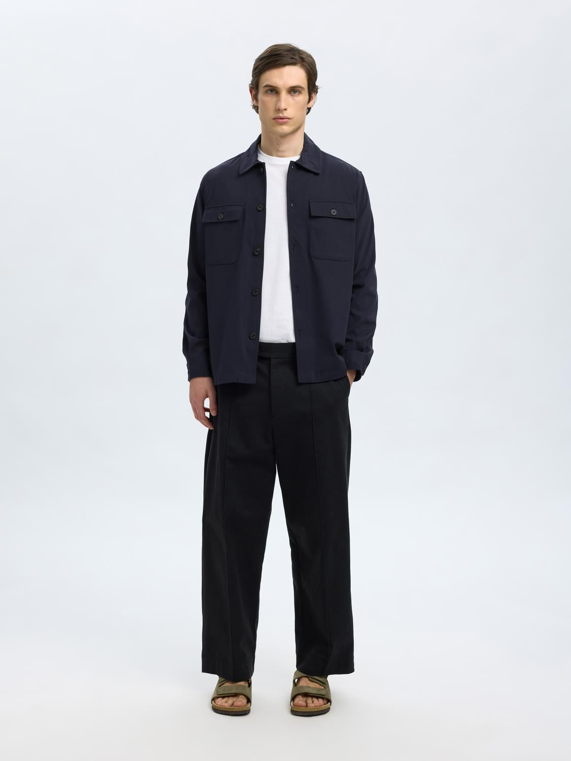 model_shot-front_full